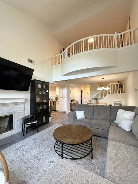 Foto del edificio - 951 River Oaks Ct