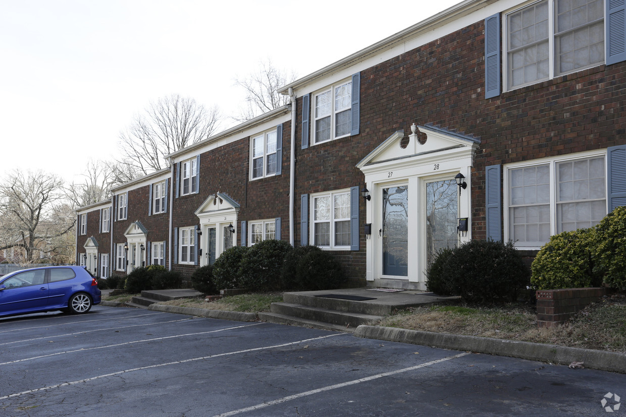 Building Photo - Fredericksburg Townhomes