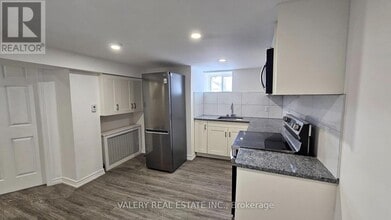 Building Photo - 55 Richardson Ave