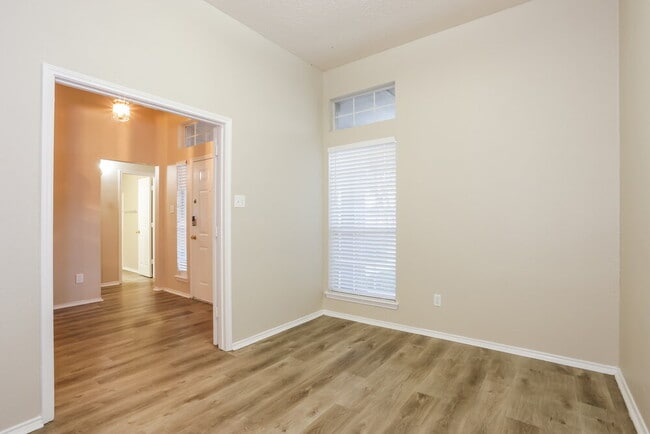 Building Photo - 216 Stone Creek Blvd