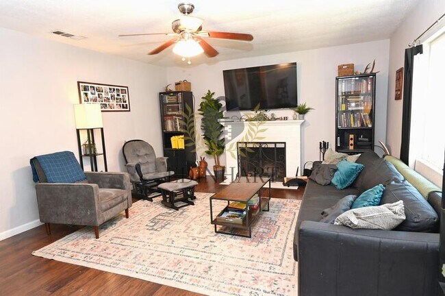 Foto del edificio - 1125 East Saginaw Way
