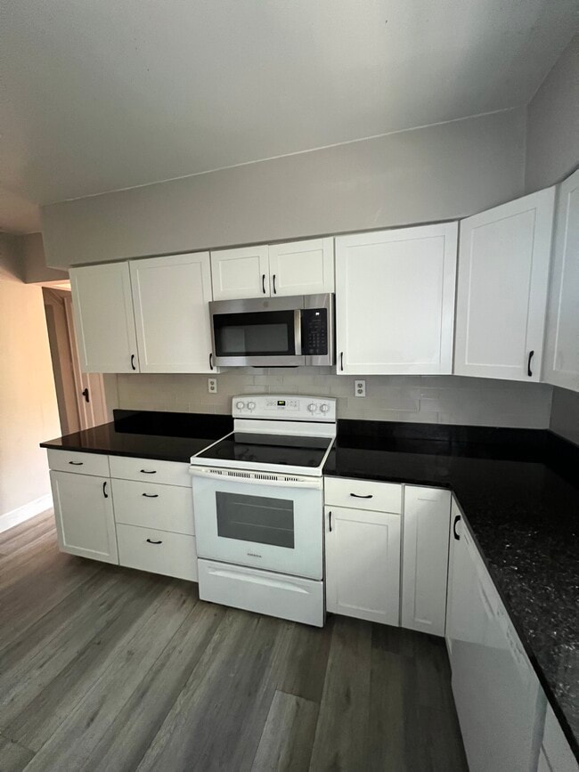 Building Photo - 4038 Clifton Ave