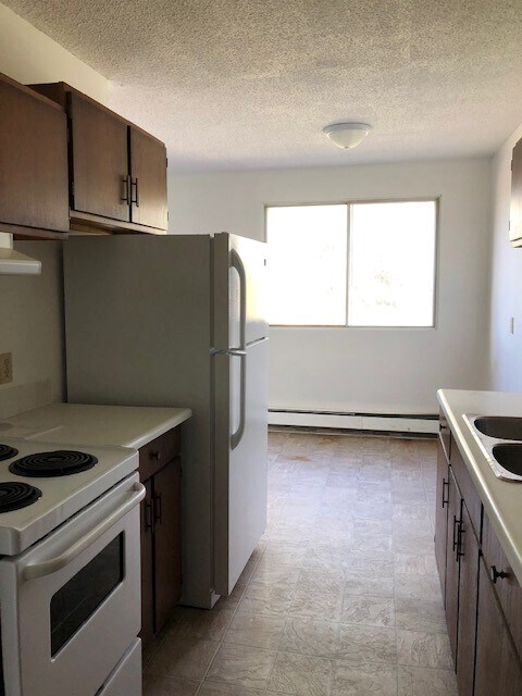 Building Photo - 0 Bed 0 Bath Unit in Innisfail, AB