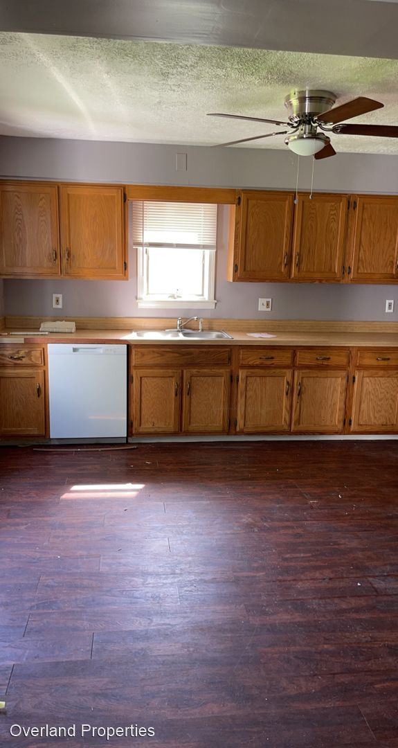 Building Photo - 3 br, 1 bath House - 36 Leonard Ave,