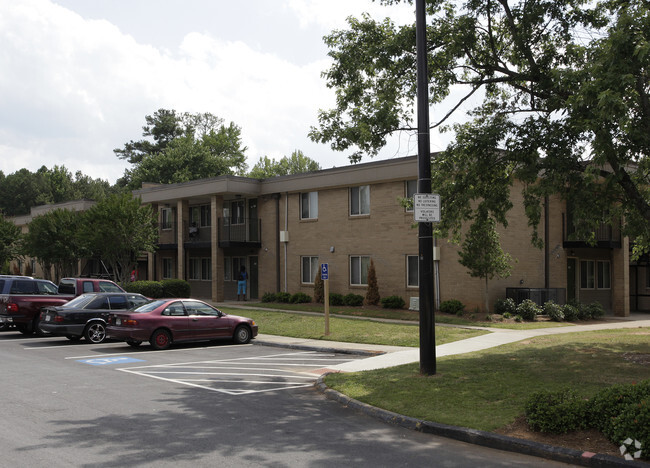 Building Photo - Seven Courts