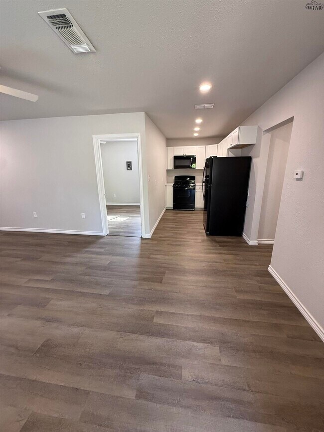 Foto del edificio - 1030 Wesley Dr