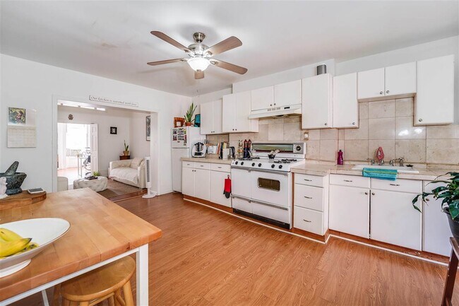 Foto del edificio - 270 Montgomery St