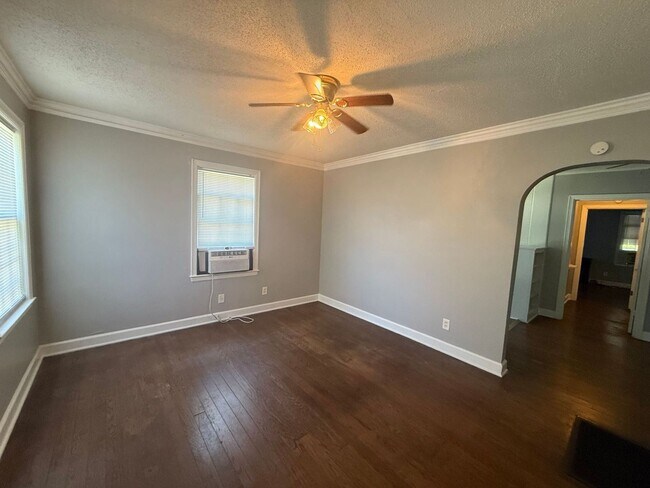 Building Photo - Very Nice Duplex in Cooper- Young Area