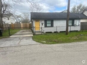 Building Photo - 8028 Colonial Ln