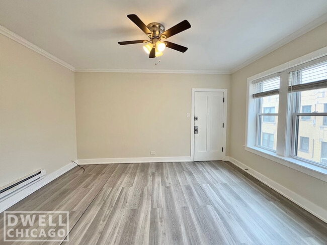 Foto del edificio - 3816 N Greenview Ave