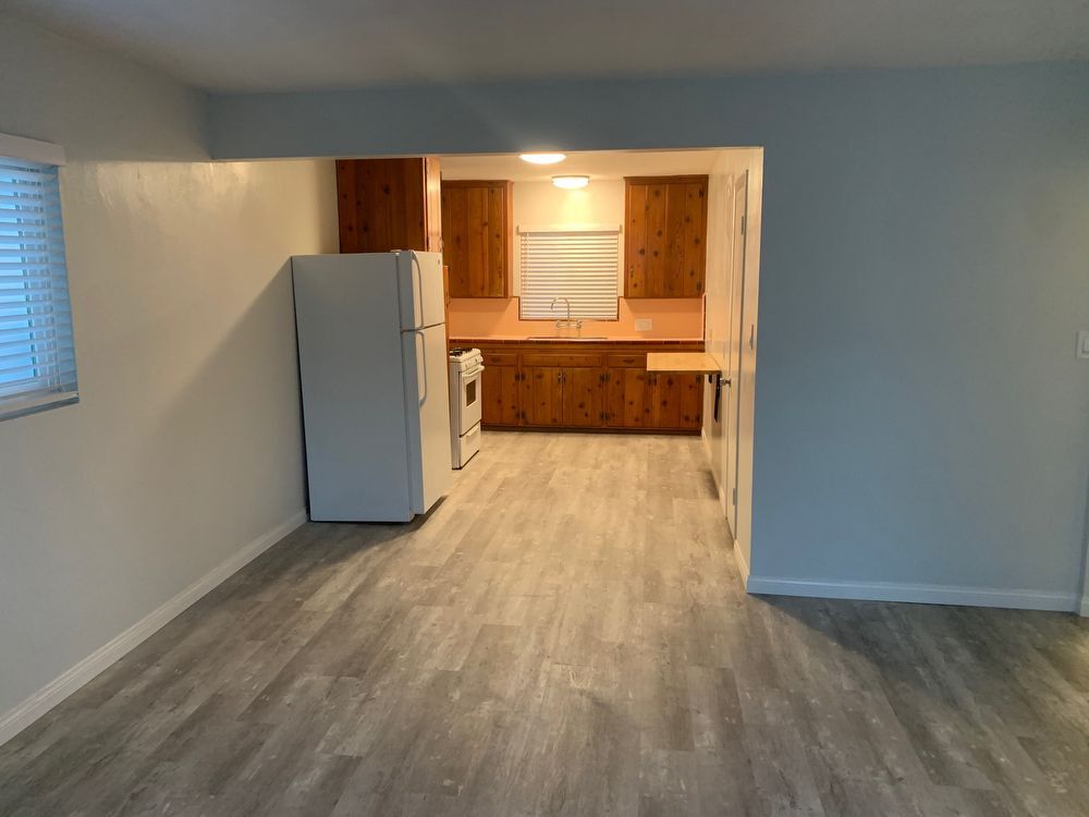 Foto principal - 4161 1/2 Kansas St