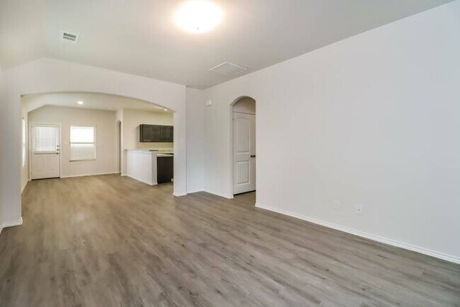 Foto del edificio - 8237 Runner Oak Ln