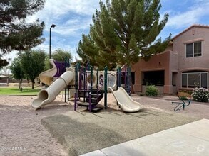 Building Photo - 2600 E Springfield Pl