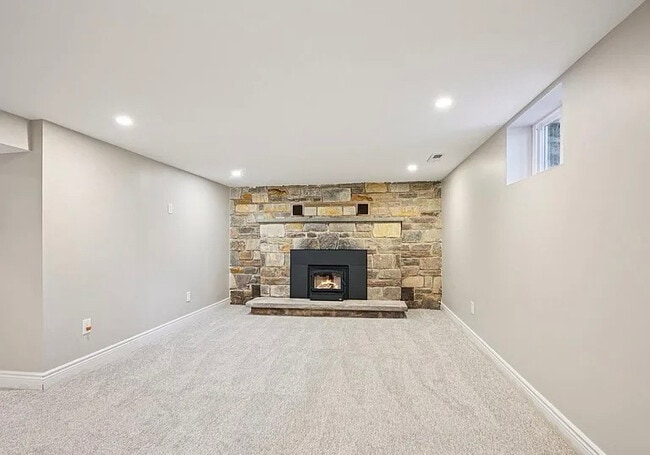 Building Photo - 711 E Butler Pike