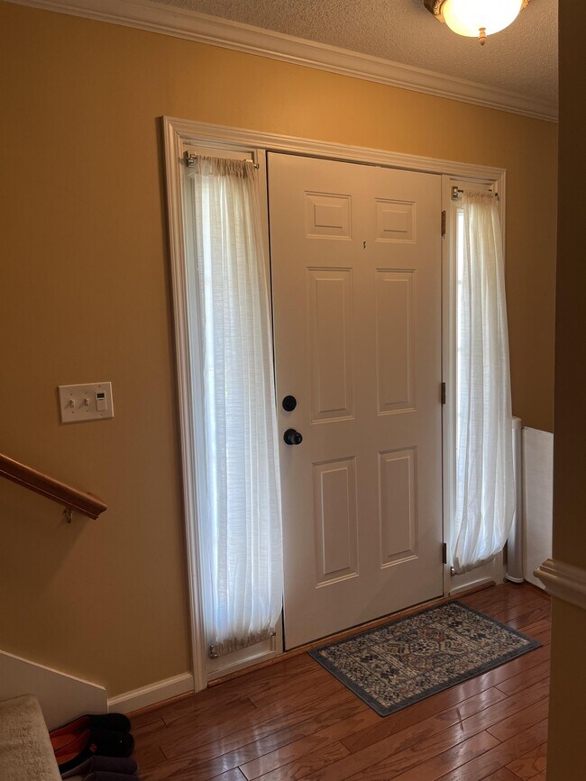 Building Photo - 511 Waxford Way