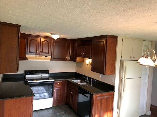 Building Photo - 1820 Higby Dr