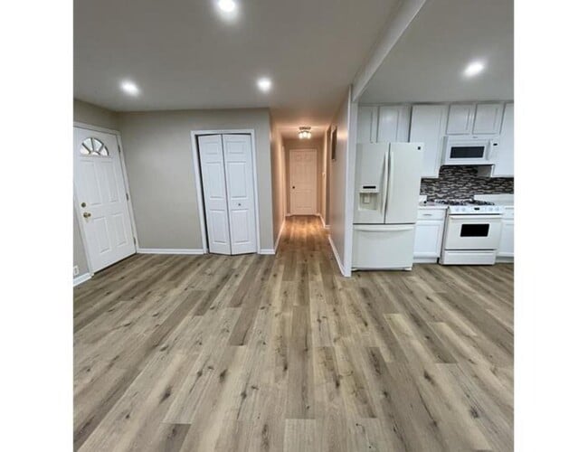 Building Photo - 420 Garland Ave