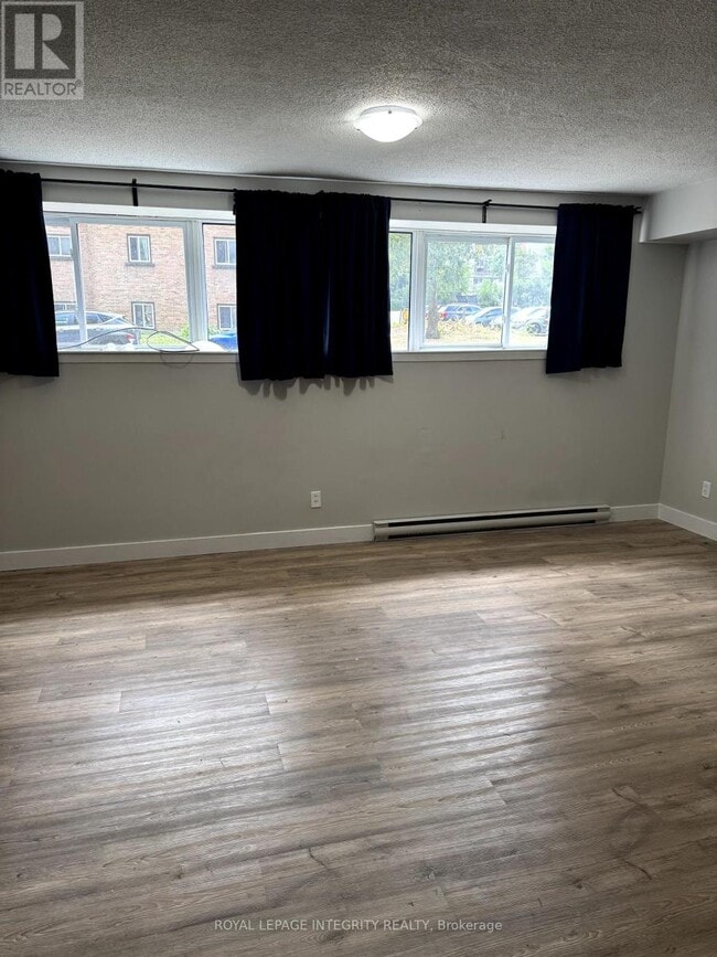 Building Photo - 1435 Morisset Ave