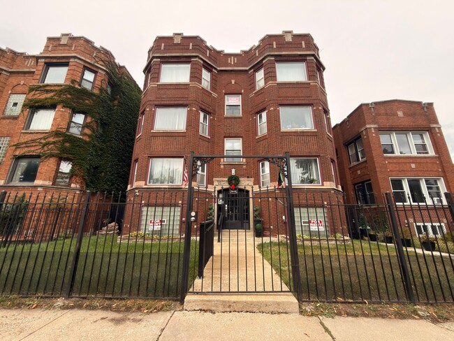 Building Photo - 7744 S Jeffery Blvd