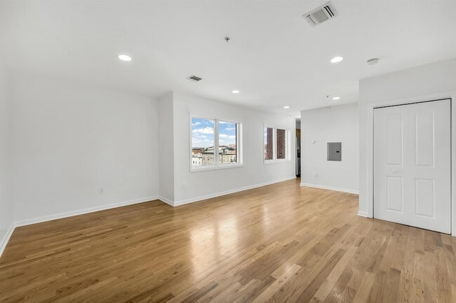 Photo - 605 New York Ave House