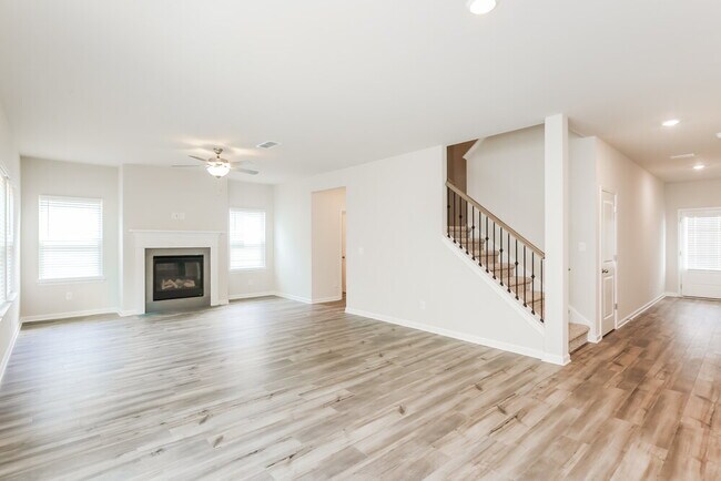 Building Photo - 137 Longleaf St