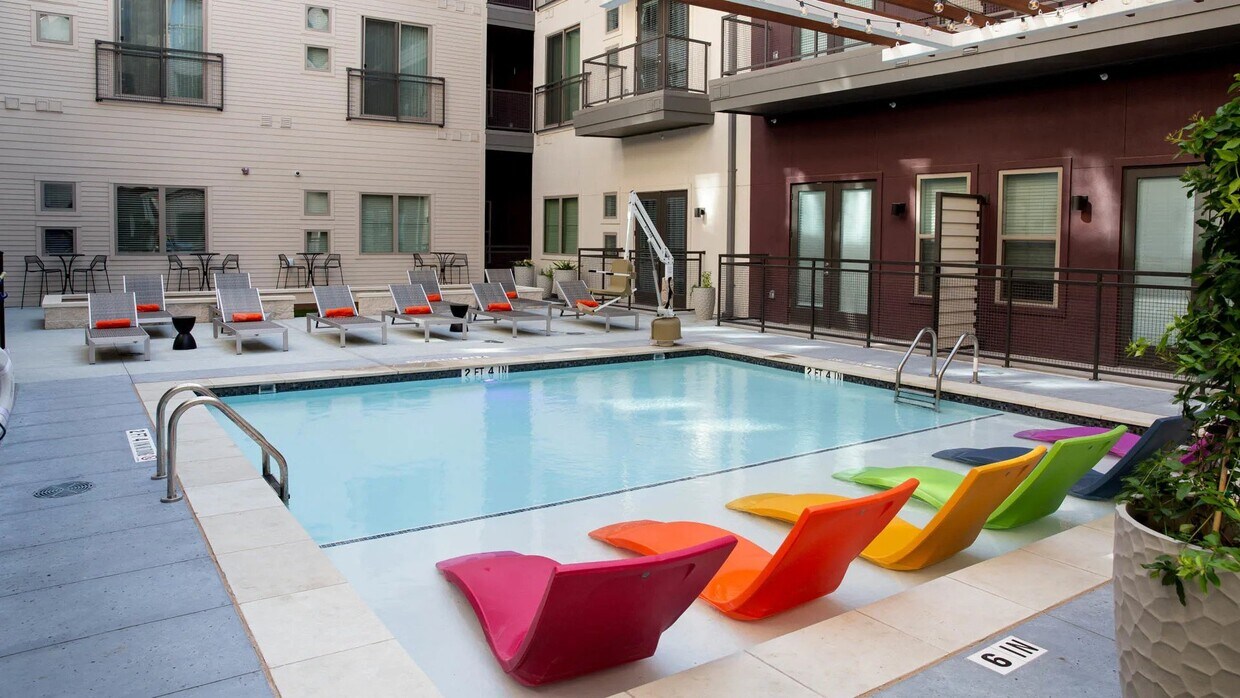 Primary Photo - Modern Living: Chic 1 Bedroom Apartments f...