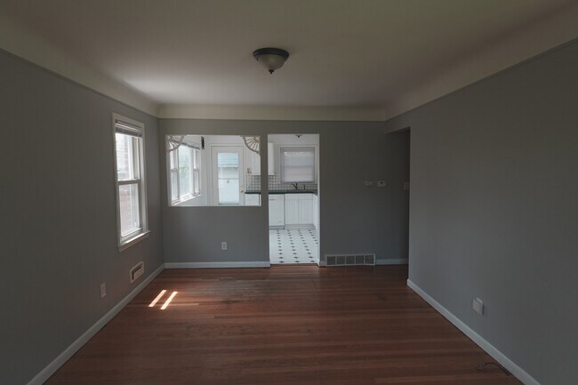Foto del edificio - 256 Brentwood St