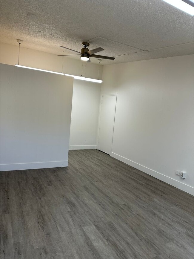 Building Photo - 208 Van Houten Ave