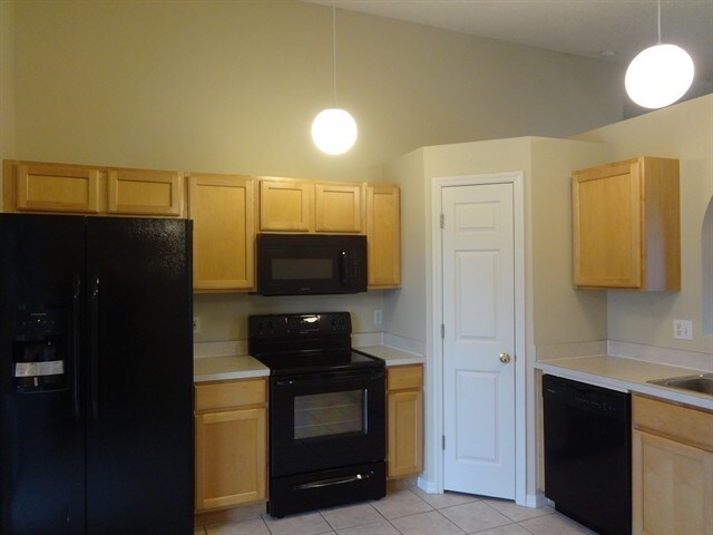 Building Photo - 2054 Majestic Pine Court NE
