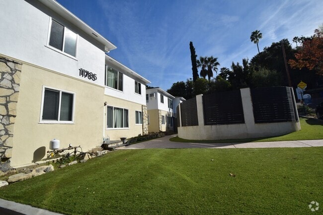 Building Photo - 11785 Laurelwood Dr