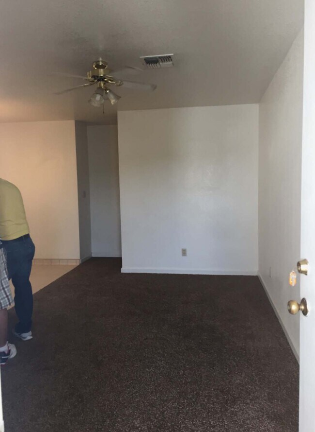 Foto del edificio - 1004 Trinity Ave