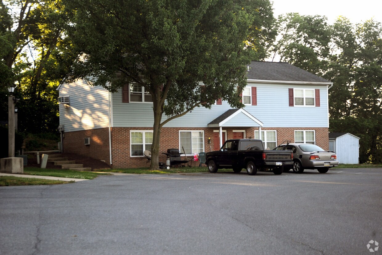 196 Stone House Ln Apartments in Columbia, PA