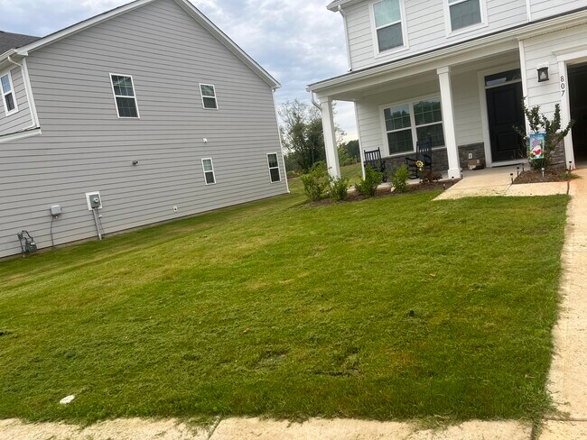 Building Photo - 807 Autumn Sage Dr