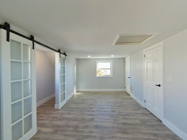 Building Photo - 826 4th St