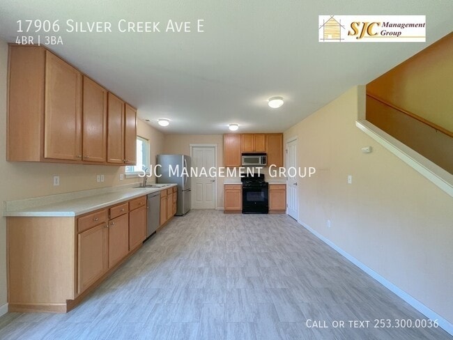 Foto del edificio - 17906 Silver Creek Ave E