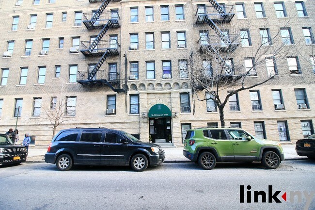 Foto del edificio - 3805 Crescent St
