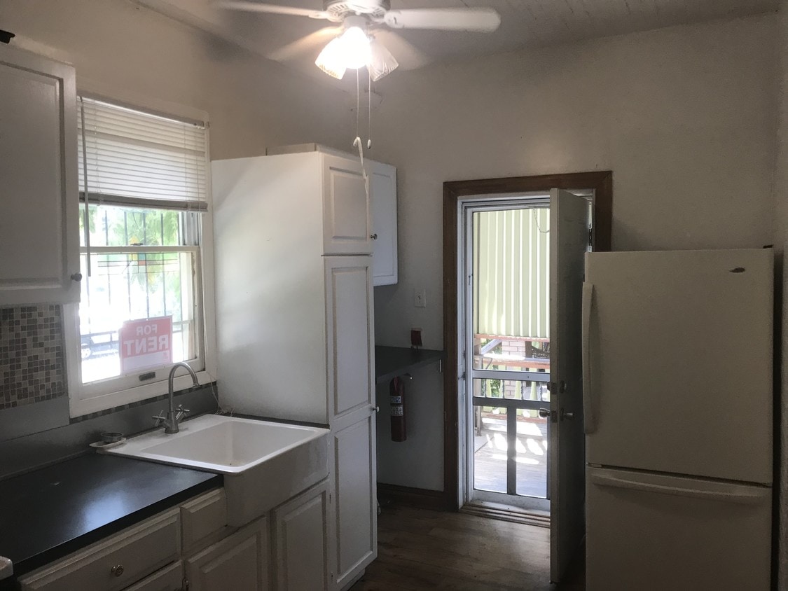 kitchen - 4811 Florence Ave