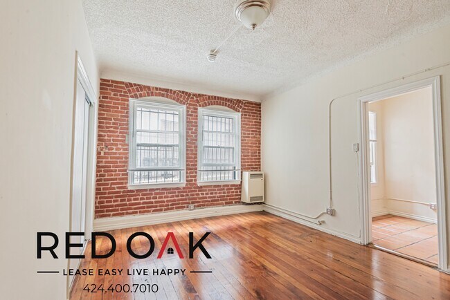 Foto del edificio - 832 S Oxford Ave