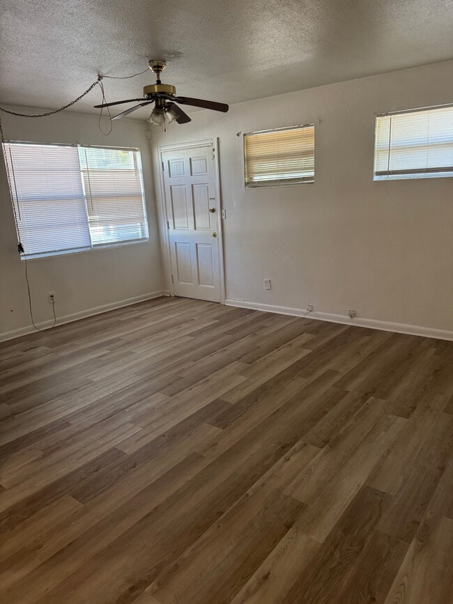 Building Photo - 4839 Rochdale Rd