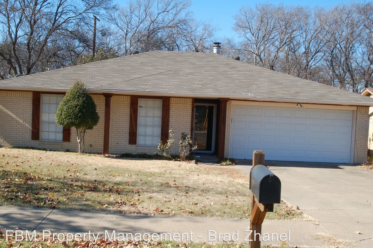 Primary Photo - 1200 Phillips Dr