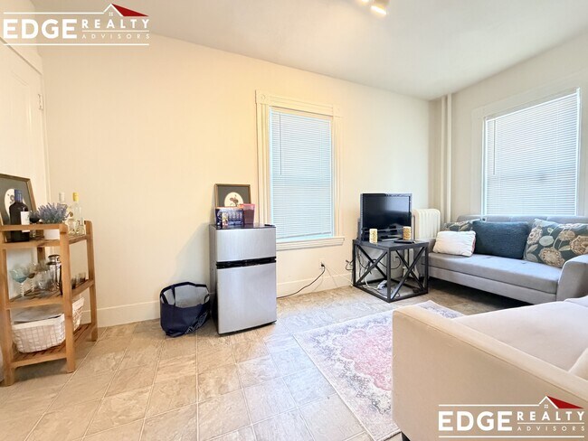 Photo - 33R Winship Pl Apartment