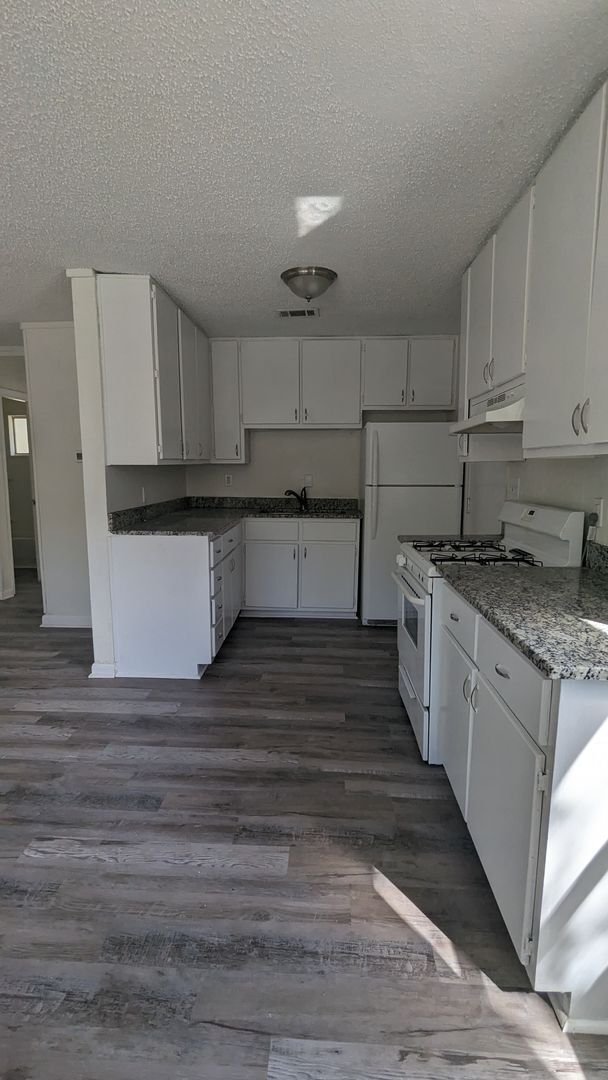 Building Photo - 227 Bay Street NW, Fort Walton Beach Ask u...