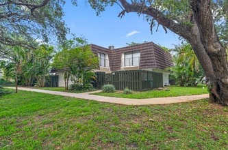 Building Photo - 2695 Albatross Rd N Building Photo - 2695 Albatross Rd N