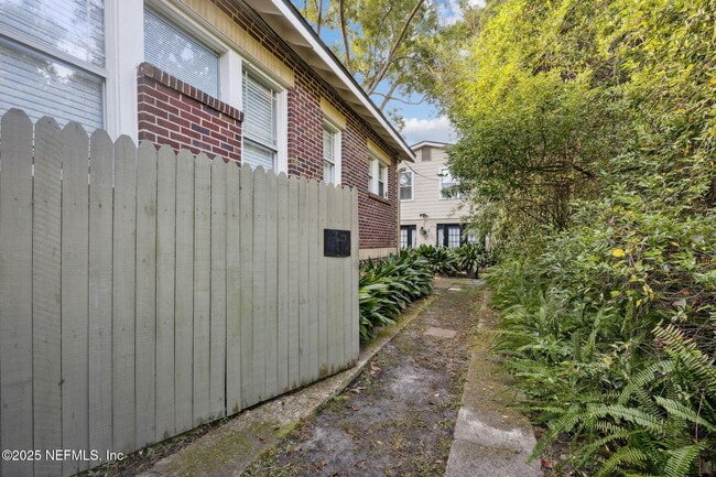 Foto del edificio - 1338 Wolfe St