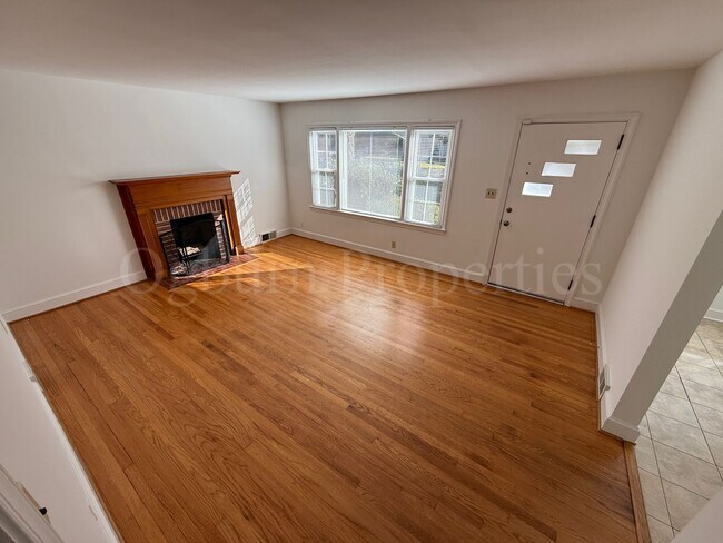 Photo - 1058 Irving St House