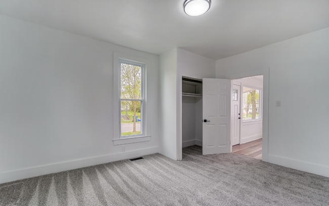 Building Photo - 3BR/2BA Home in Bellefontaine - Completely...