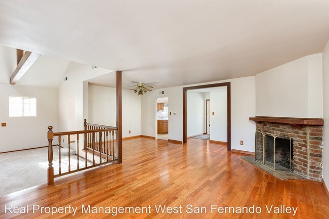 Building Photo - 3 br, 2.5 bath House - 16462 Gledhill St