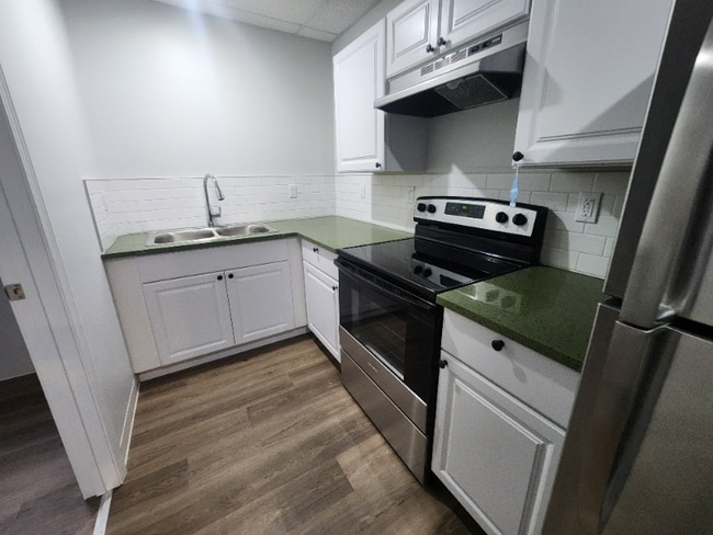 Building Photo - 151 S Main St