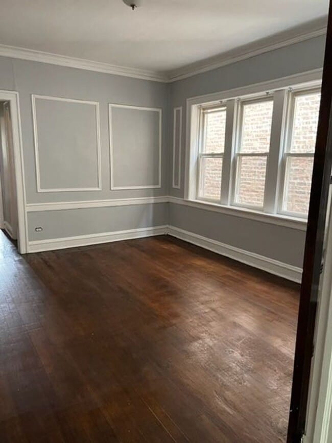 Foto del edificio - 8038 S Maryland Ave