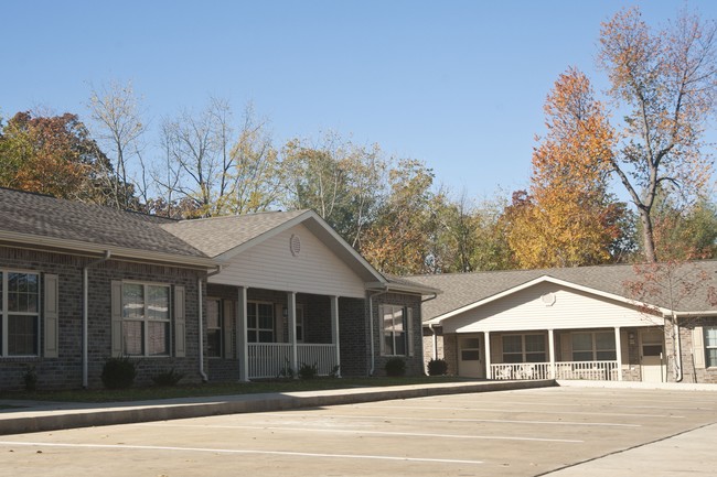 Building Photo - Country Estates